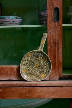 HK Living 70's KST0205 Fjord Platter Aardewerk -Kook Winkel hk living fjord platter achtergrond